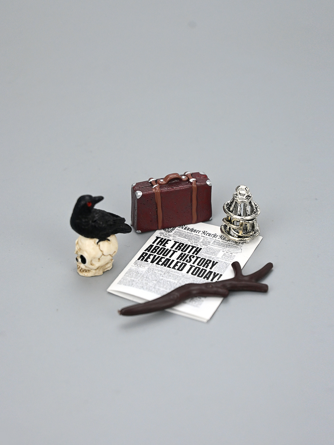 Home Decor Company - Miniature Academy Luggage Scene Decorations, Easter