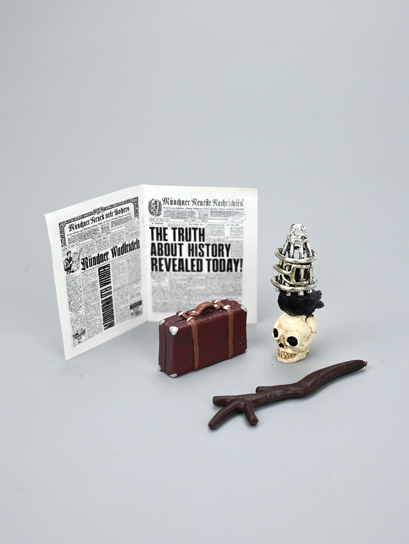 Miniature Academy Luggage Scen - đánh giá và giá Home Decor Company