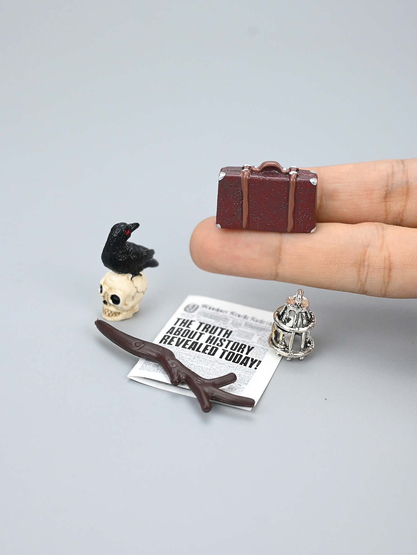 Miniature Academy Luggage Scen - đánh giá và giá Home Decor Company